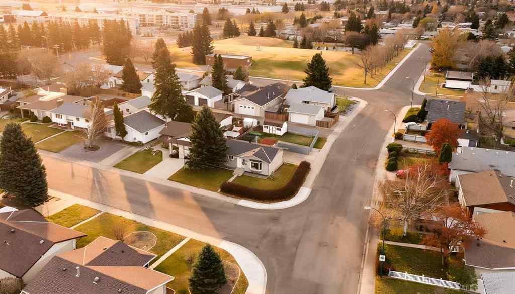 MLS® A2267988 - 138 Greenview Close N in Park Meadows Lethbridge, Residential