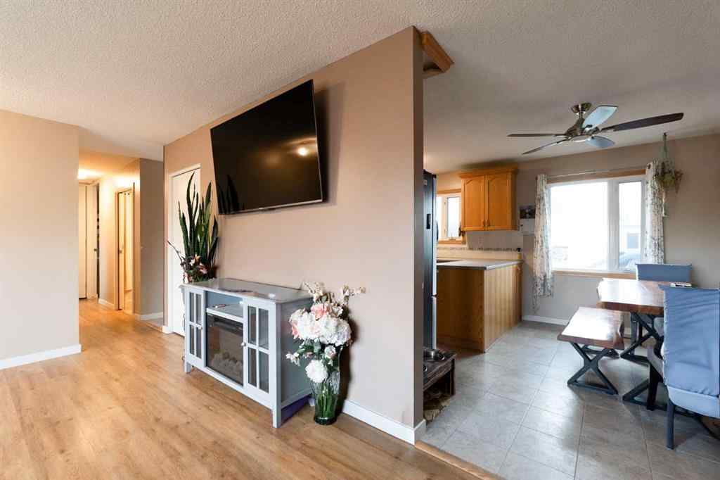 MLS® A2267988 - 138 Greenview Close N in Park Meadows Lethbridge, Residential