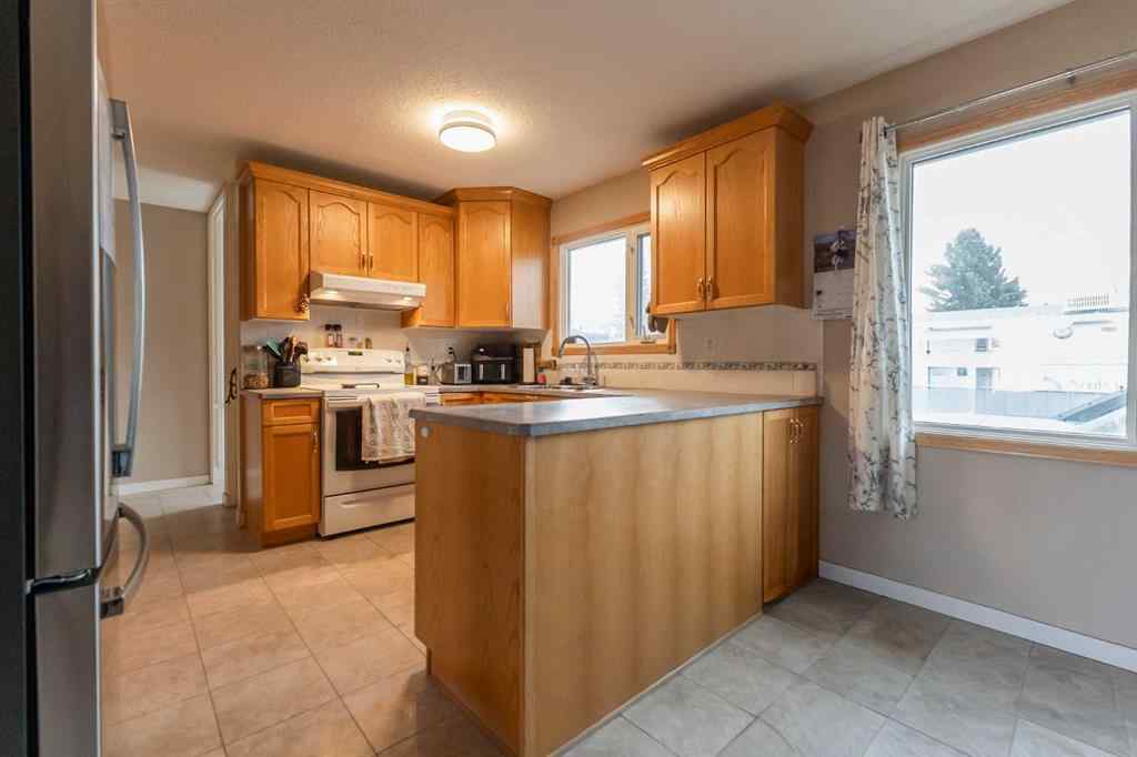 MLS® A2267988 - 138 Greenview Close N in Park Meadows Lethbridge, Residential