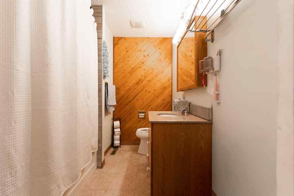 MLS® A2267988 - 138 Greenview Close N in Park Meadows Lethbridge, Residential