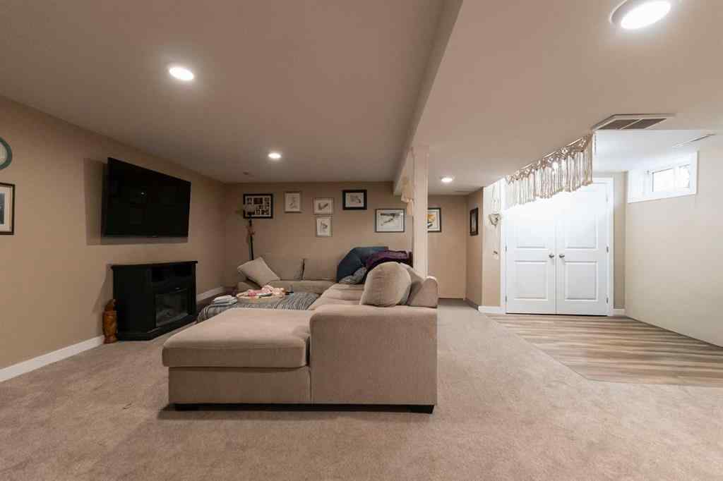 MLS® A2267988 - 138 Greenview Close N in Park Meadows Lethbridge, Residential