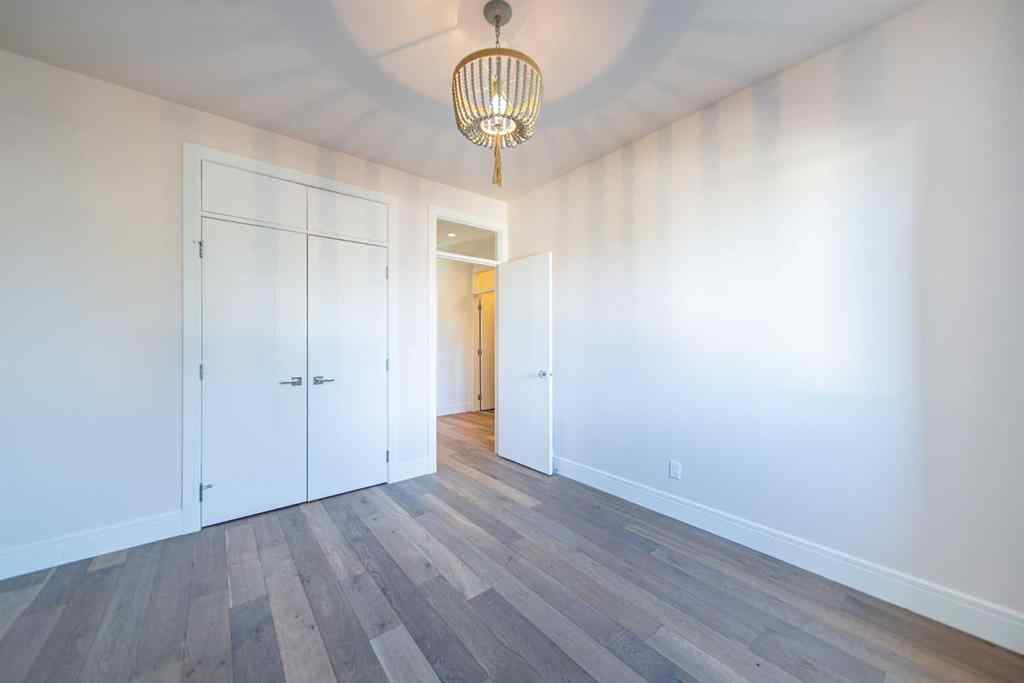 MLS® A2267991 - 3731 43 Street SW in Glenbrook Calgary, Residential