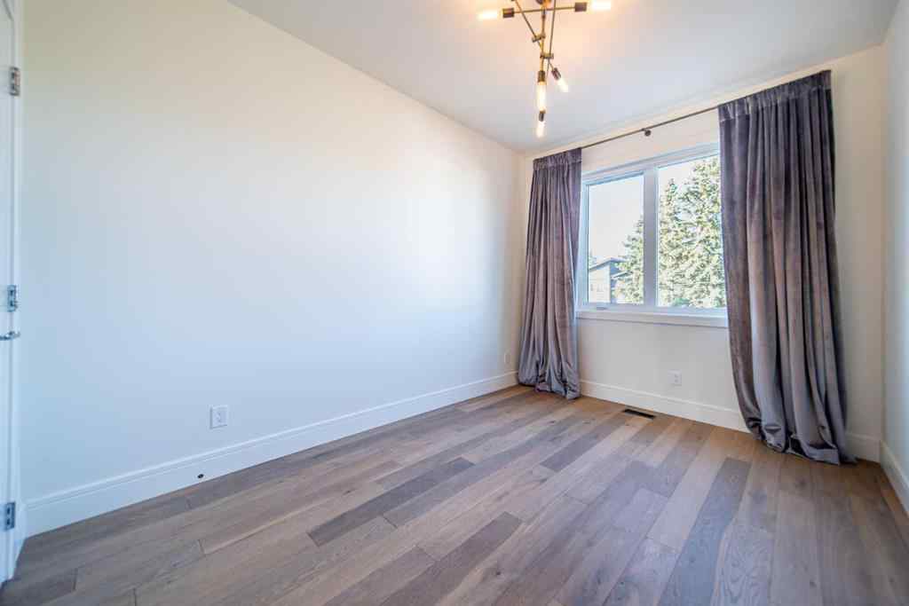 MLS® A2267991 - 3731 43 Street SW in Glenbrook Calgary, Residential