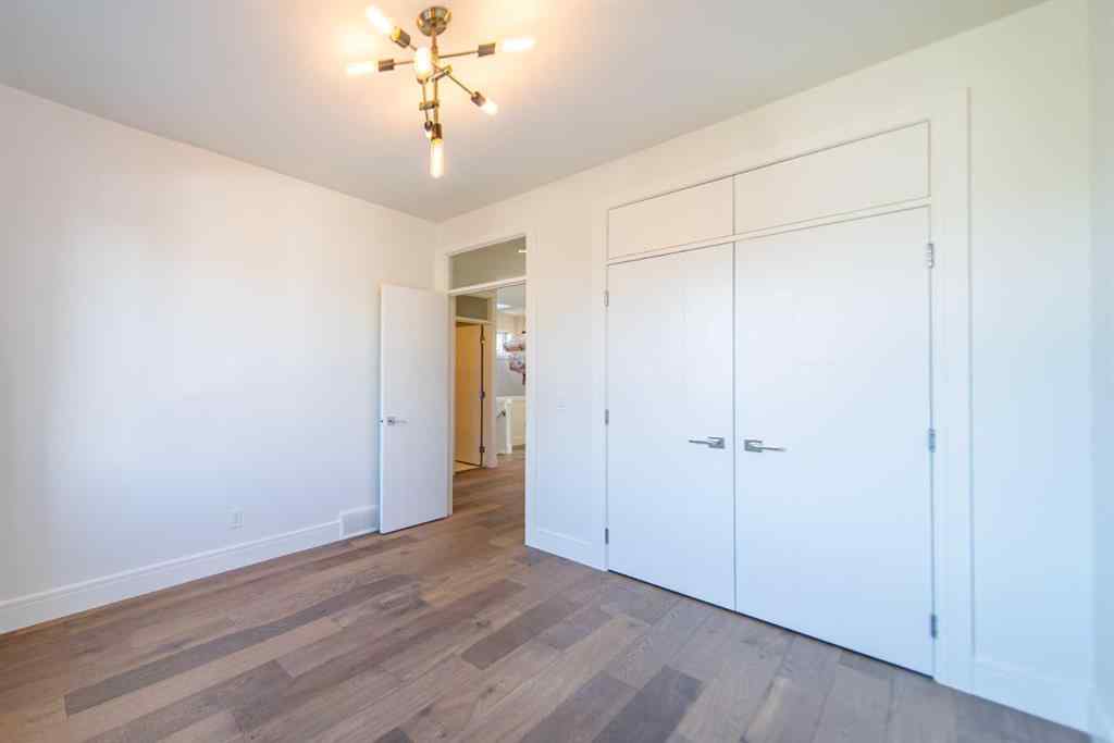 MLS® A2267991 - 3731 43 Street SW in Glenbrook Calgary, Residential