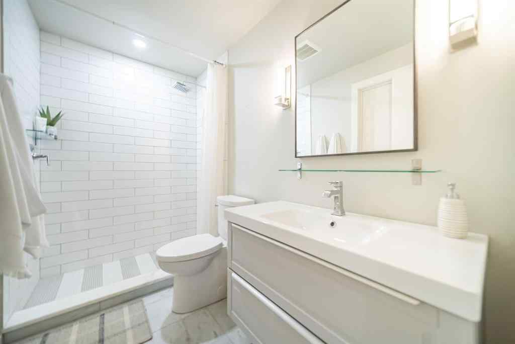 MLS® A2267991 - 3731 43 Street SW in Glenbrook Calgary, Residential