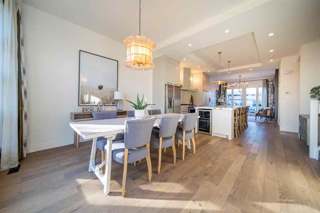 MLS® A2267991 - 3731 43 Street SW in Glenbrook Calgary, Residential