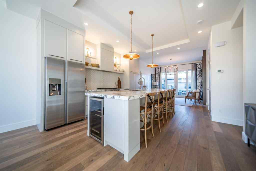 MLS® A2267991 - 3731 43 Street SW in Glenbrook Calgary, Residential