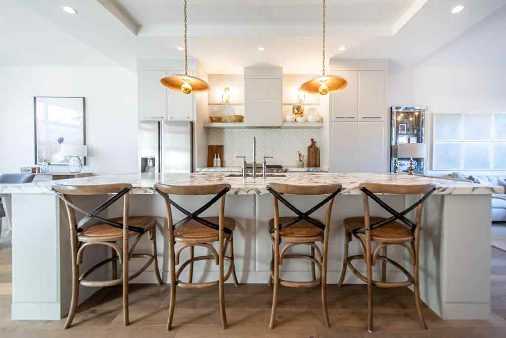 MLS® A2267991 - 3731 43 Street SW in Glenbrook Calgary, Residential