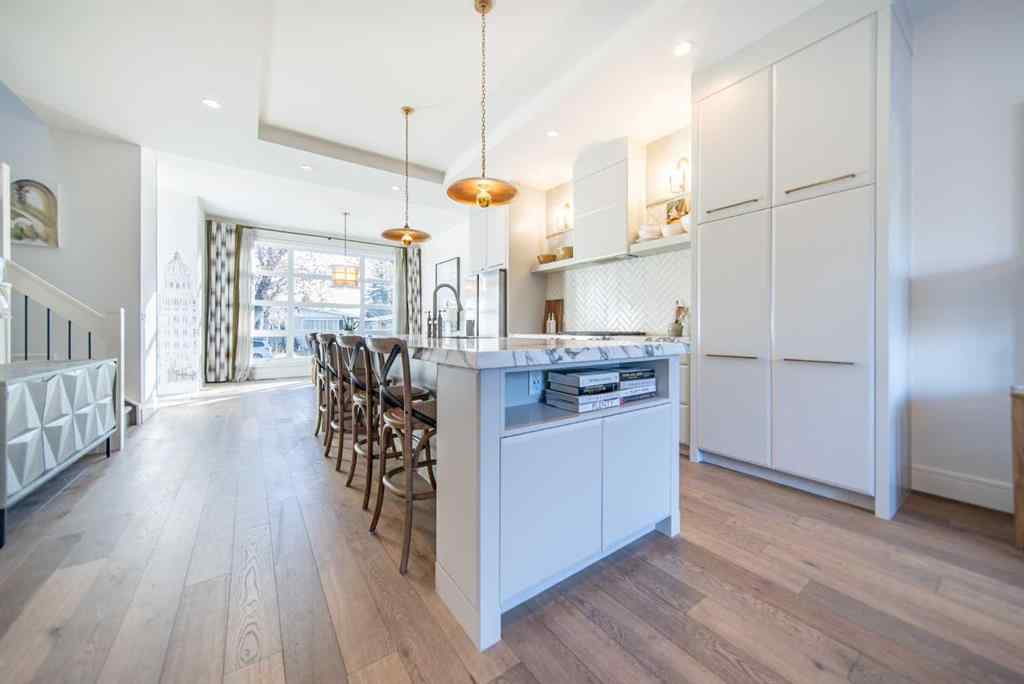 MLS® A2267991 - 3731 43 Street SW in Glenbrook Calgary, Residential