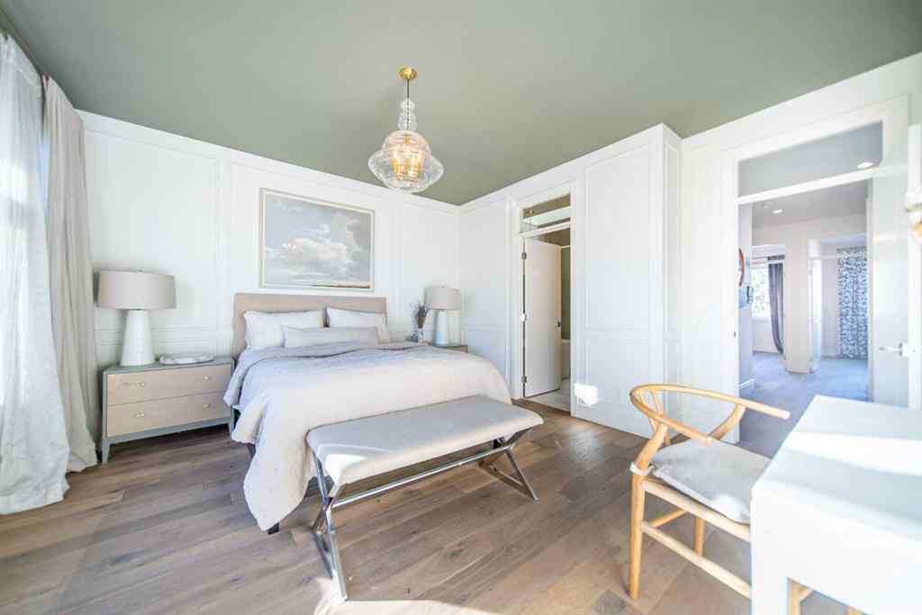 MLS® A2267991 - 3731 43 Street SW in Glenbrook Calgary, Residential