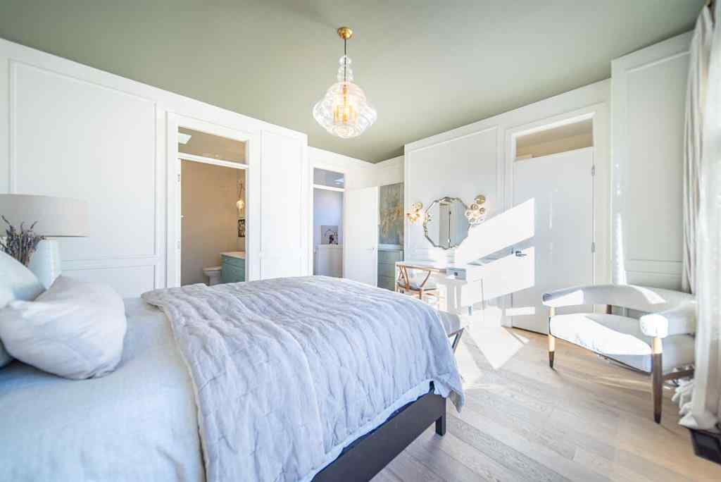 MLS® A2267991 - 3731 43 Street SW in Glenbrook Calgary, Residential