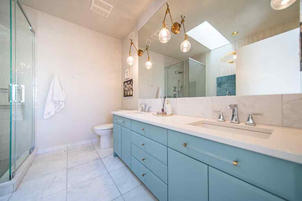 MLS® A2267991 - 3731 43 Street SW in Glenbrook Calgary, Residential