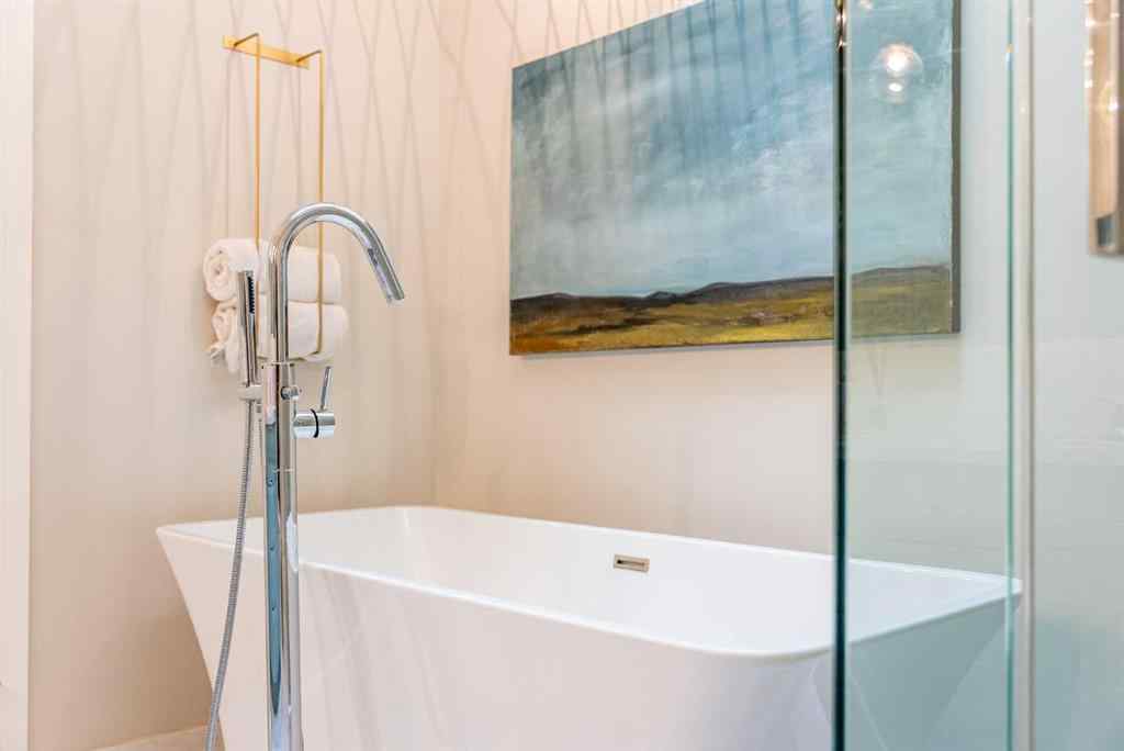 MLS® A2267991 - 3731 43 Street SW in Glenbrook Calgary, Residential