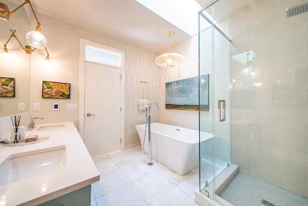 MLS® A2267991 - 3731 43 Street SW in Glenbrook Calgary, Residential