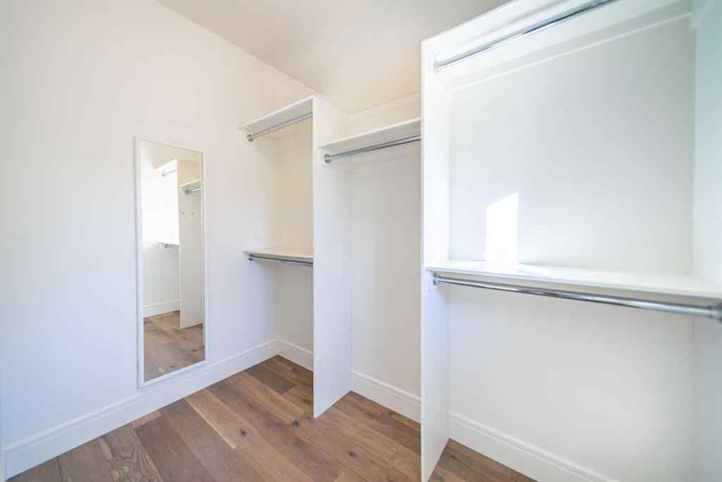 MLS® A2267991 - 3731 43 Street SW in Glenbrook Calgary, Residential