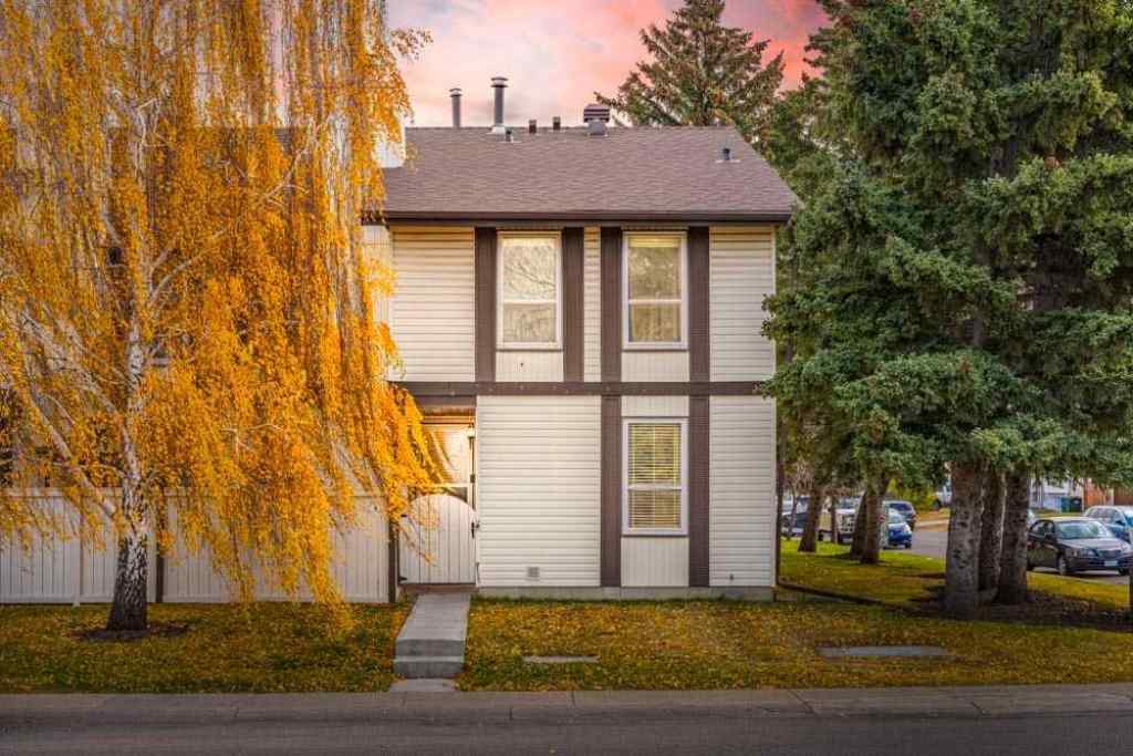 MLS® A2267996 - Unit #4 3200 60 Street NE in Pineridge Calgary, Residential