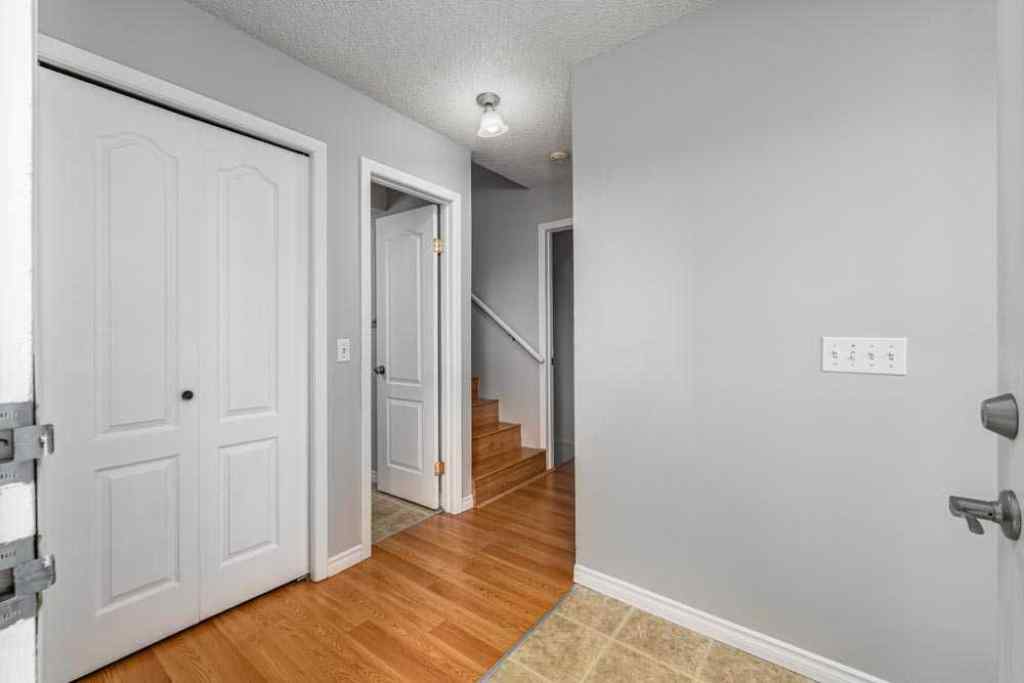 MLS® A2267996 - Unit #4 3200 60 Street NE in Pineridge Calgary, Residential
