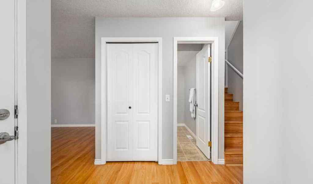 MLS® A2267996 - Unit #4 3200 60 Street NE in Pineridge Calgary, Residential