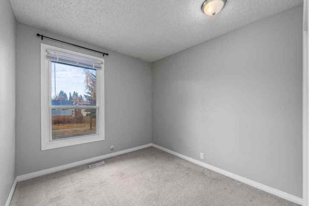 MLS® A2267996 - Unit #4 3200 60 Street NE in Pineridge Calgary, Residential