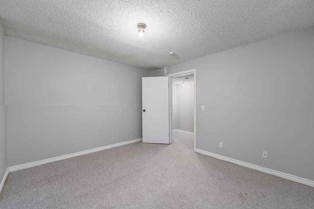 MLS® A2267996 - Unit #4 3200 60 Street NE in Pineridge Calgary, Residential