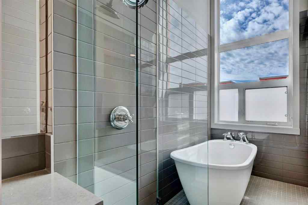 MLS® A2267999 - Unit #208 2717 17 Street SW in South Calgary Calgary, Residential