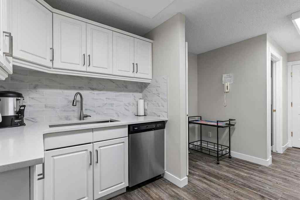 MLS® A2268000 - Unit #206 2144 Paliswood Road SW in Palliser Calgary, Residential