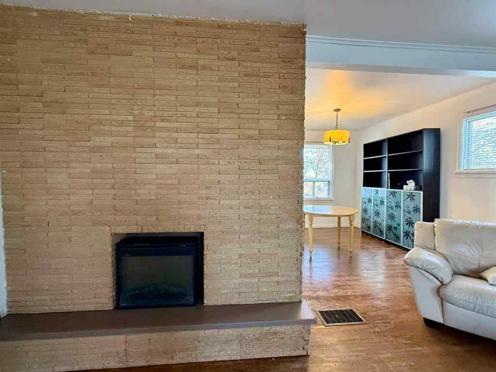 MLS® A2268001 - 5416 56 Street  in Lucas Heights Ponoka, Residential