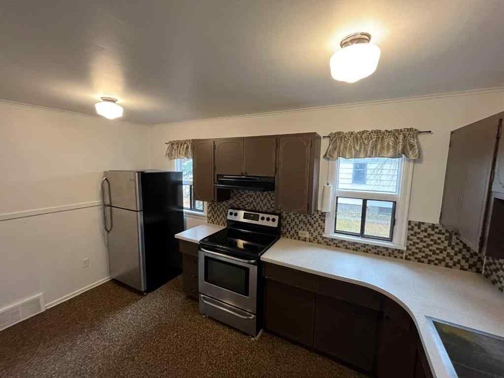 MLS® A2268001 - 5416 56 Street  in Lucas Heights Ponoka, Residential