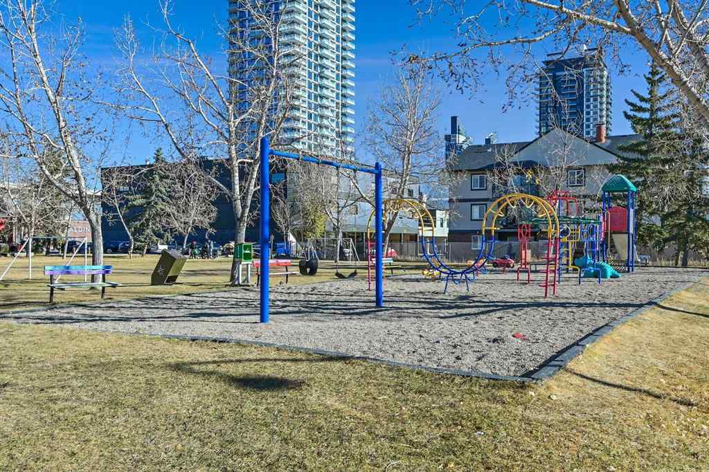 MLS® A2268002 - Unit #303 1706 11 Avenue SW in Sunalta Calgary, Residential