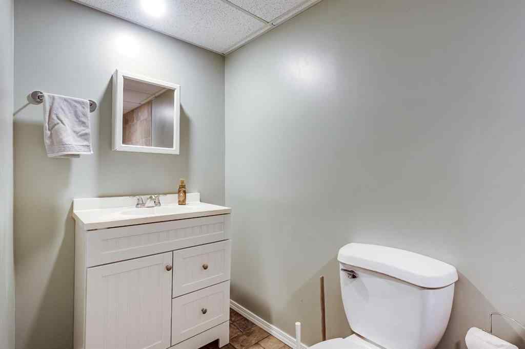 MLS® A2268006 - 3905 54 Avenue  in Southwest Innisfail Innisfail, Residential