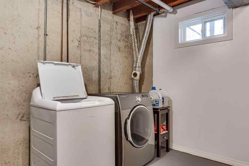 MLS® A2268006 - 3905 54 Avenue  in Southwest Innisfail Innisfail, Residential