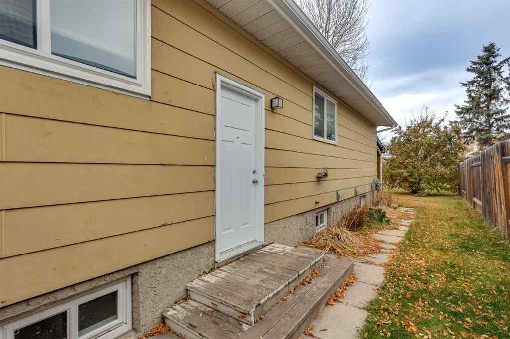 MLS® A2268006 - 3905 54 Avenue  in Southwest Innisfail Innisfail, Residential