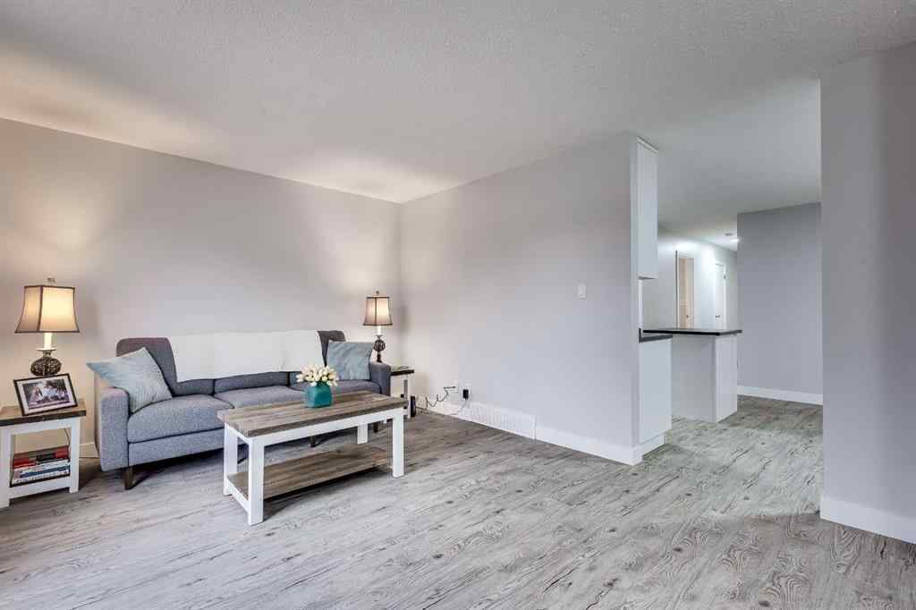 MLS® A2268006 - 3905 54 Avenue  in Southwest Innisfail Innisfail, Residential