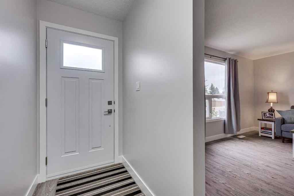 MLS® A2268006 - 3905 54 Avenue  in Southwest Innisfail Innisfail, Residential