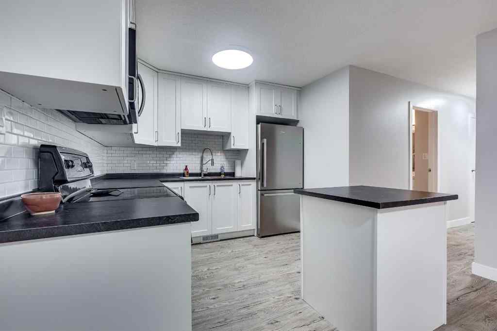 MLS® A2268006 - 3905 54 Avenue  in Southwest Innisfail Innisfail, Residential