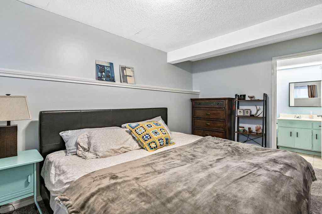 MLS® A2268013 - 106 Woodfield Close SW in Woodbine Calgary, Residential