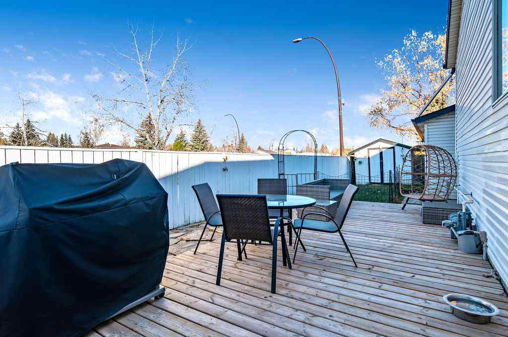 MLS® A2268013 - 106 Woodfield Close SW in Woodbine Calgary, Residential