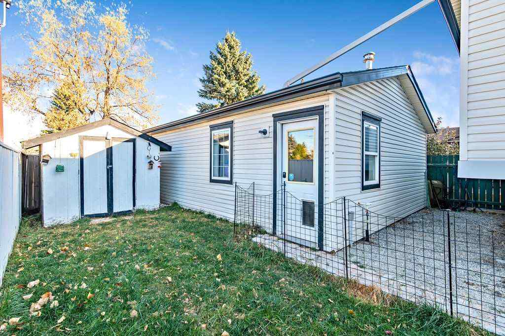 MLS® A2268013 - 106 Woodfield Close SW in Woodbine Calgary, Residential