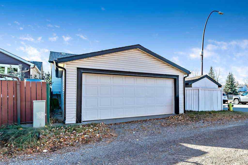 MLS® A2268013 - 106 Woodfield Close SW in Woodbine Calgary, Residential
