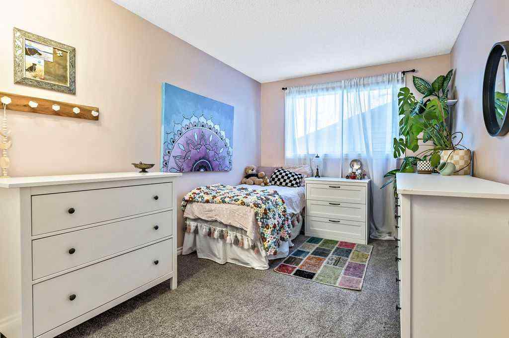 MLS® A2268013 - 106 Woodfield Close SW in Woodbine Calgary, Residential