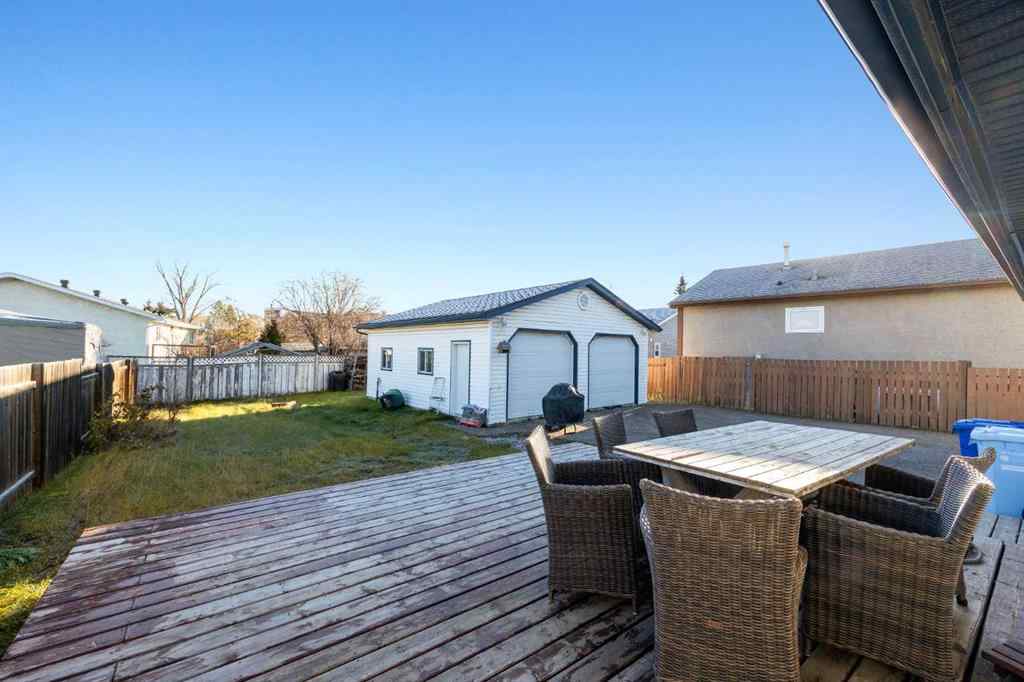MLS&reg; # A2268019 - 105 Farrell Cove  in Dickinsfield Fort McMurray, Residential Open Houses