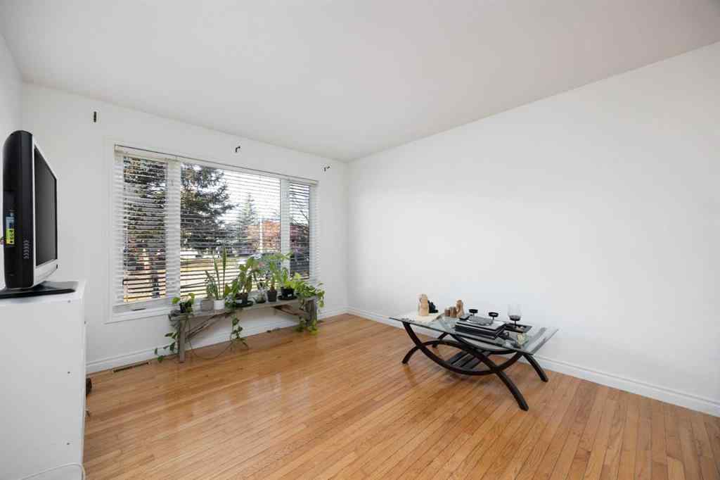 MLS&reg; # A2268019 - 105 Farrell Cove  in Dickinsfield Fort McMurray, Residential Open Houses