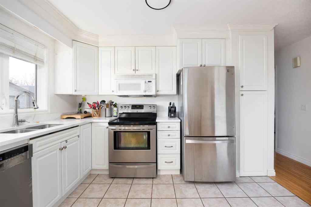 MLS&reg; # A2268019 - 105 Farrell Cove  in Dickinsfield Fort McMurray, Residential Open Houses