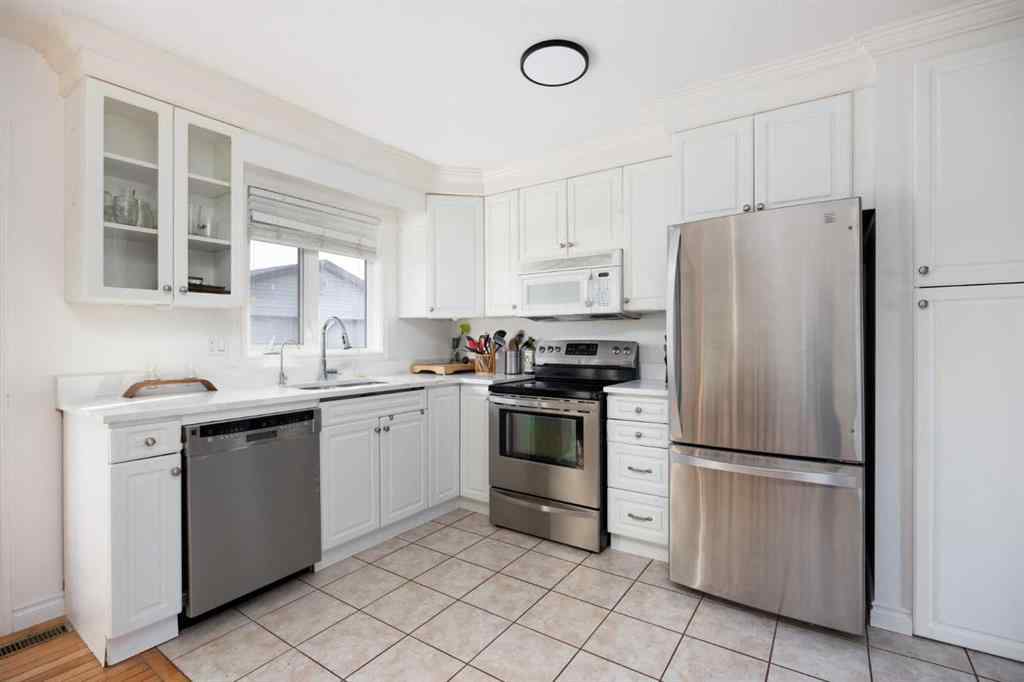 MLS&reg; # A2268019 - 105 Farrell Cove  in Dickinsfield Fort McMurray, Residential Open Houses