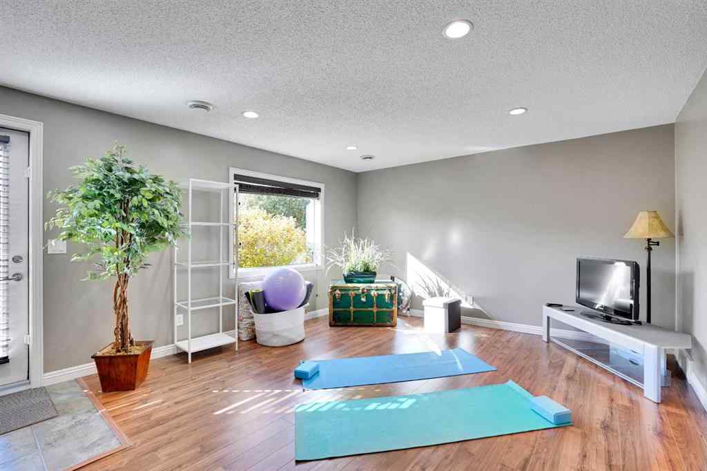 MLS® A2268032 - 172 Seagreen Way  in West Creek Chestermere, Residential