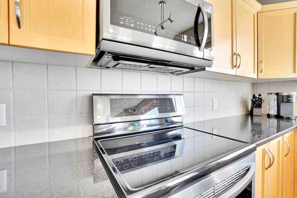 MLS® A2268032 - 172 Seagreen Way  in West Creek Chestermere, Residential