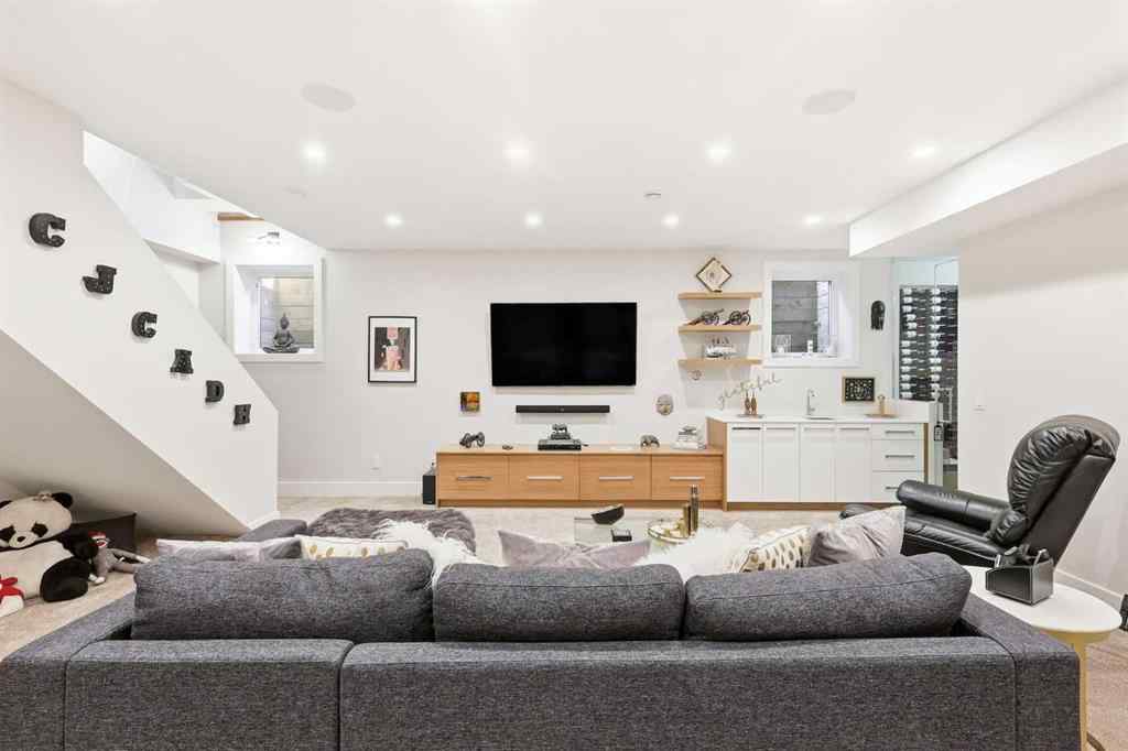 MLS® A2268037 - 411 47 Avenue SW in Elboya Calgary, Residential