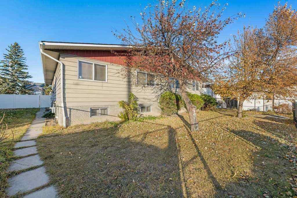 MLS® A2268038 - 53,55 Dovercliffe Way SE in Dover Calgary, Residential