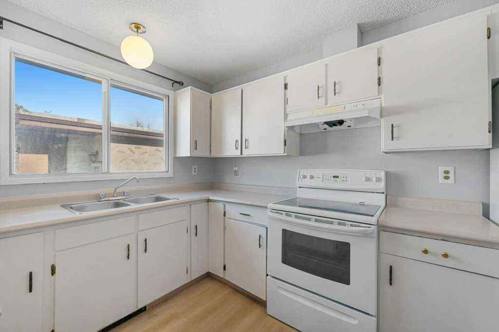 MLS® A2268038 - 53,55 Dovercliffe Way SE in Dover Calgary, Residential