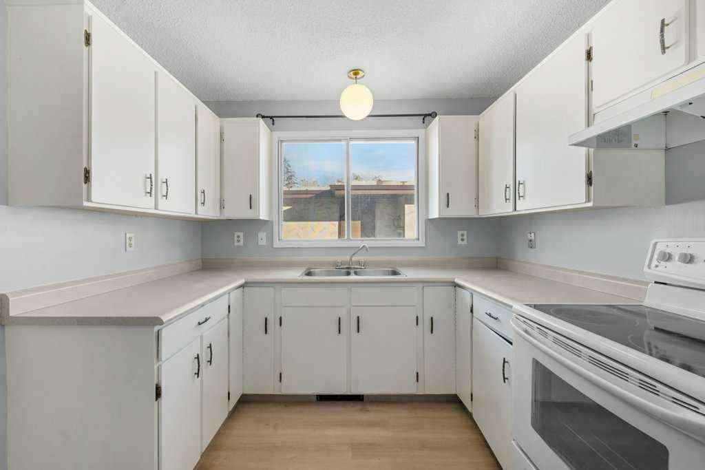 MLS® A2268038 - 53,55 Dovercliffe Way SE in Dover Calgary, Residential